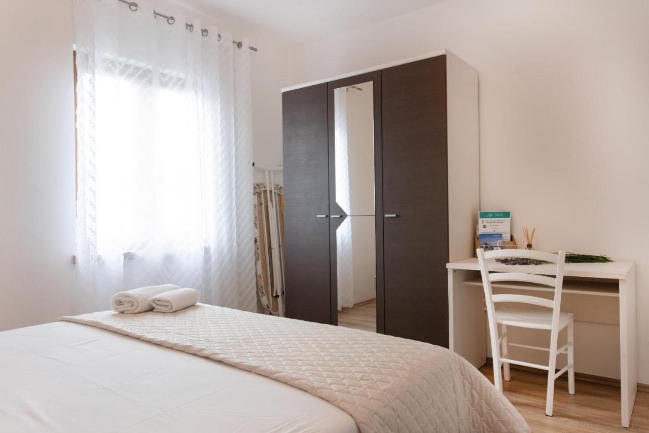 Superior Apartment Sincic Porec Esterno foto