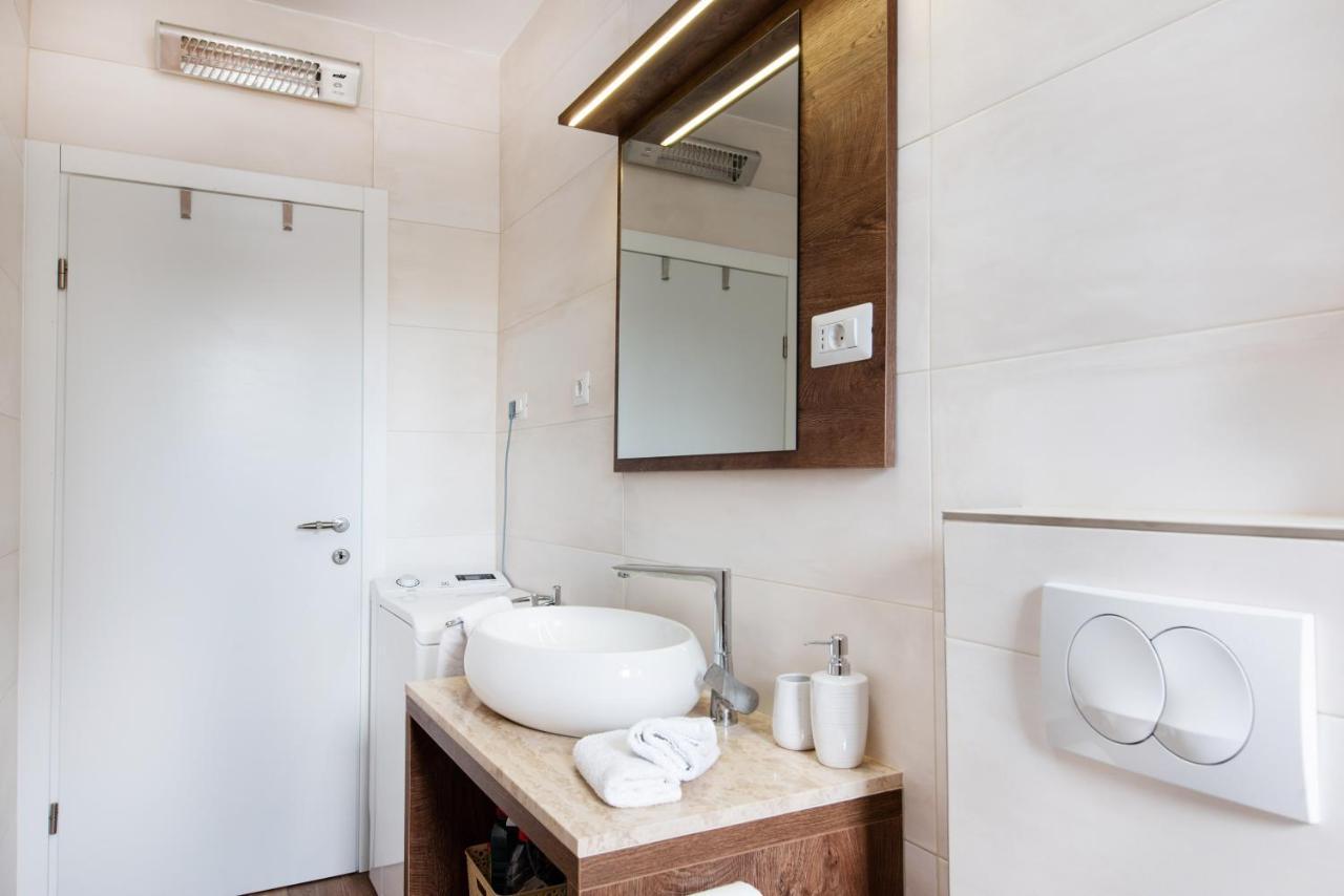 Superior Apartment Sincic Porec Esterno foto