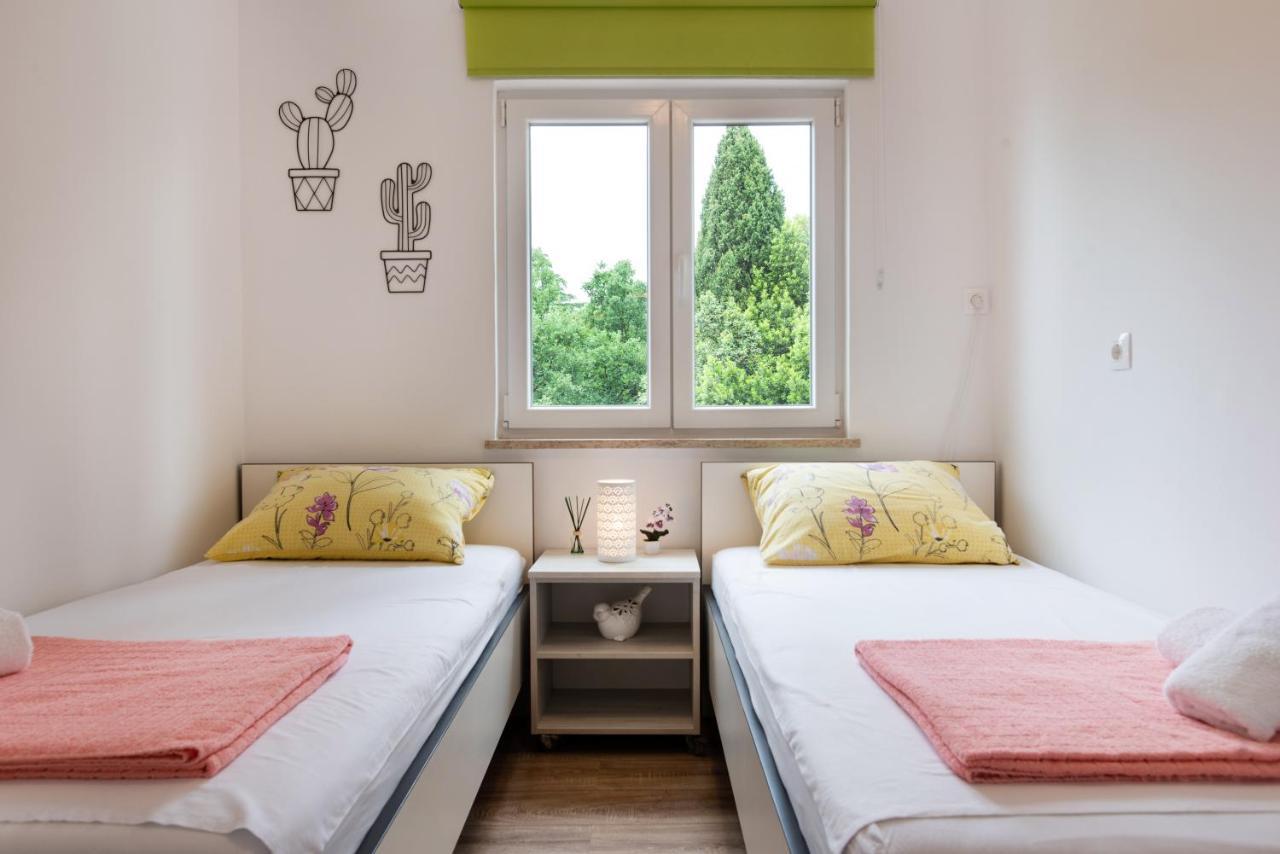 Superior Apartment Sincic Porec Esterno foto